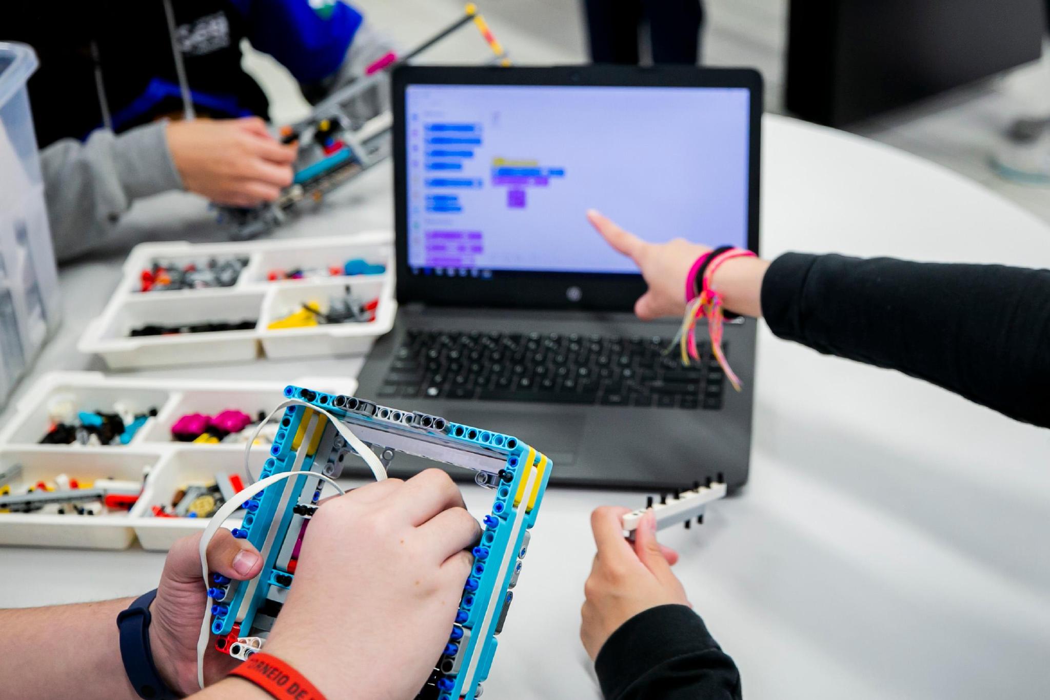 Robóticas e novas tecnologias aplicadas no ensino